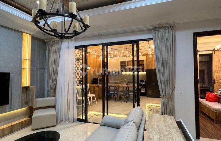 Rumah Mewah Jadeite Furnished Cakeppp Siap Huni *cluster Jadeite Bsd City* Lt : 200 (10x20) Km T : 3+3 Km M : 3+1 Listrik : 11 000 Watt Ac : 6 Unit Note : 2 Kt Master (di Bawah 1 Dan Di Atas 1 ( 2 Kamar Jadi 2 ) Dan Kamar Anak 1 Kecil