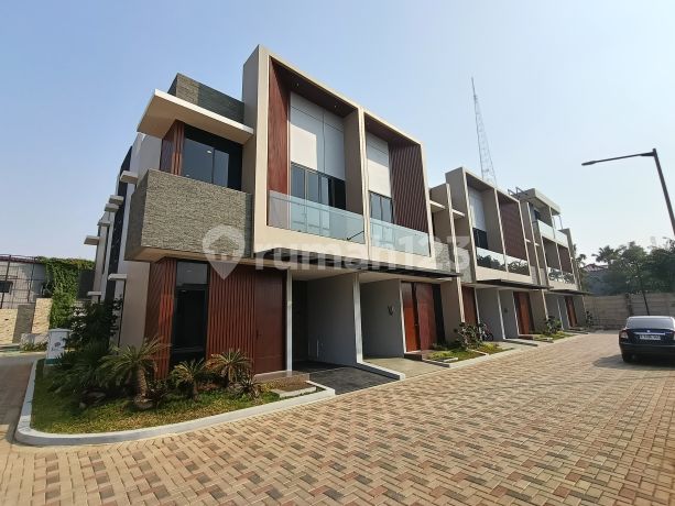 Rumah 2lt Di Meruya Kembangan Dekat Dengan Kampus Mercu Buana