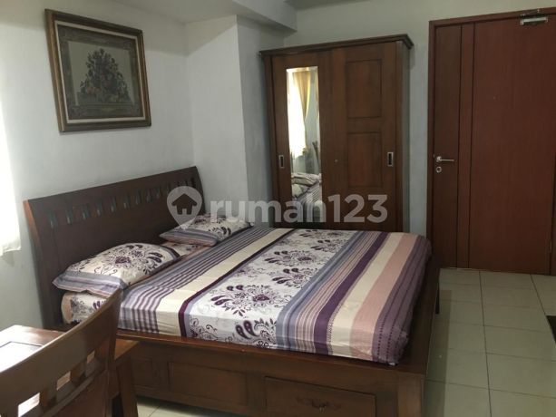 Apartemen Green Lake View Ciputat, Furnished bagus,di hook