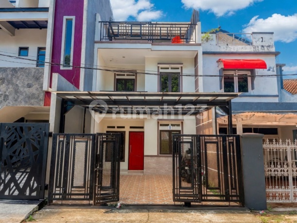 Jarang Ada! Rumah Baru 3 Lantai di Area Salendro Depan Taman Turangga Buah Batu Jarang Ada! Rumah Baru 3 Lantai di Area Salendro Depan Taman Turangga Buah Batu