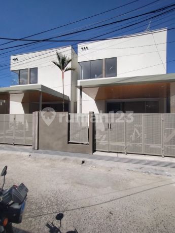 Dijual Rumah Baru Lux di Komplek Riung Bandung