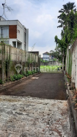 Land for Sale with Bonus 4-Storey House