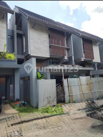 Dijual Murah Rumah 3 Lantai di BSD Quantis Signature Tangerang Dijual Murah Rumah 3 Lantai di BSD Quantis Signature Tangerang