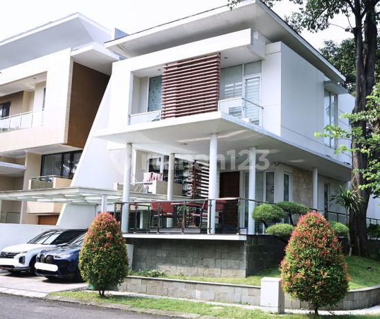 RUMAH MEWAH HOEK 2,5 LANTAI DI CITRA 7 KALIDERES JAKARTA BARAT