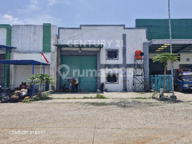 Gudang Siap Pakai Di Kawasan Pergudangan Parangloe Makassar