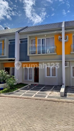 Rumah Siap Huni Di Perumahan Royal Spring