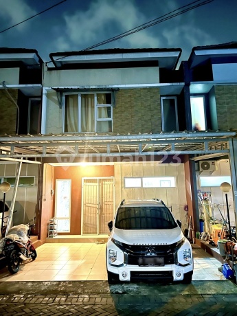 Ready-to-Occupy House Magnolia Park Near Green Lake and Toll Road