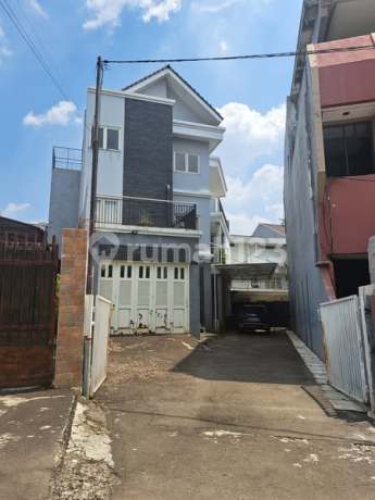 Kesempatan Emas di Jantung Cinere - Mini Building 3.5 Lantai untuk Investasi Usaha Masa Kini Kesempatan Emas di Jantung Cinere - Mini Building 3.5 Lantai untuk Investasi Usaha Masa Kini