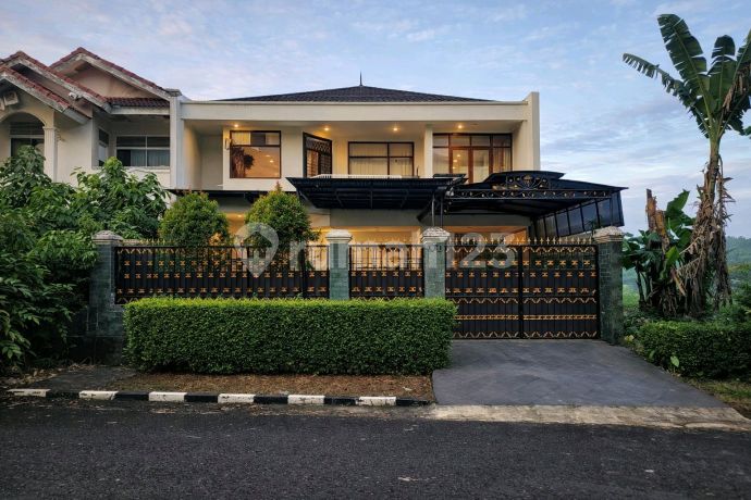 Rumah Cantik dan Cozy di Komplek Perumahan Cinere Terdepan Bukit Cinere Indah