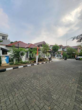 House with a Scenic Environment in Villa Cinere Mas