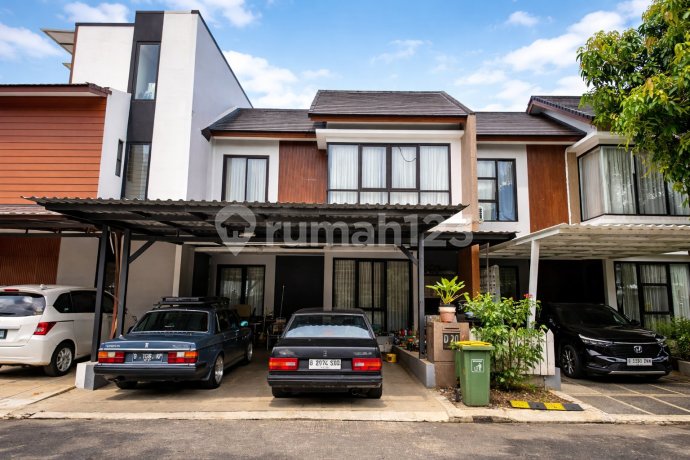 Beautiful house in Cinere Delta residence, come check it out soon.