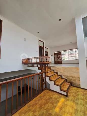 Rumah Siap Huni di Komplek Singgasana Pradana Bandung