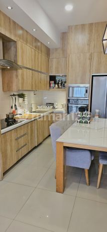Rumah Cantik di Setra Glory 2 Lantai Full Renov Semi Furnish