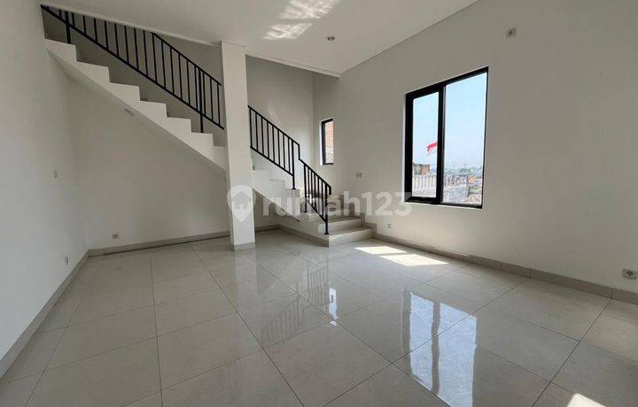 Rumah Bagus SHM Tengah Kota Bandung dengan City View