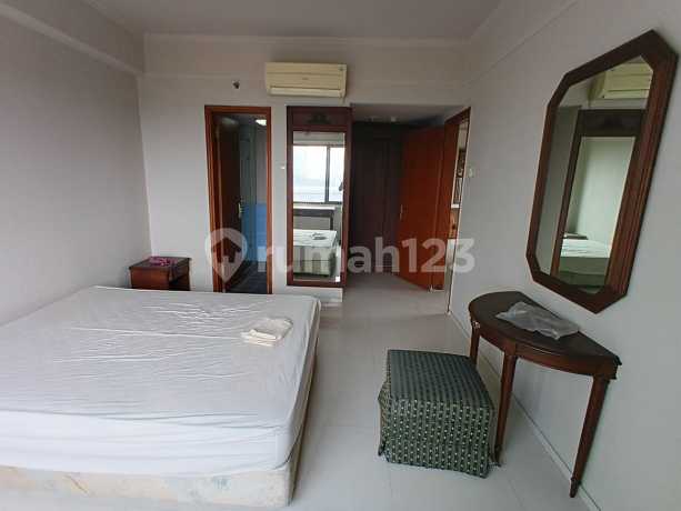 Apartemen Fairway 3 Kamar Tidur Semi Furnished Terenovasi Apartemen Fairway 3 Kamar Tidur Semi Furnished Terenovasi