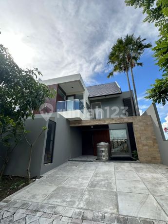Dijual Cepat Murah Rumah 2 Lantai Graha Famili Surabaya Barat