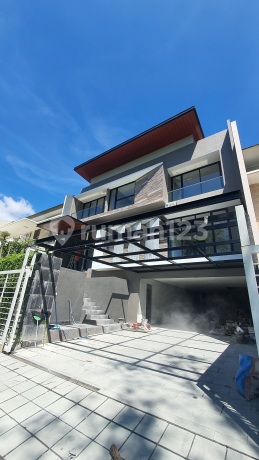 Rumah New Furnish Bukit Golf International Citraland Surabaya Barat