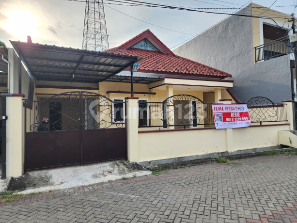 Bukit Permai Villa House Strategic Location Near Mall Row Wide Road West Surabaya Bukit Permai Villa House Strategic Location Near Mall Row Wide Road West Surabaya