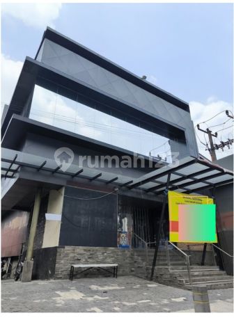 Gedung 3 Lantai Lokasi Sangat Strategis di Kemang, Jakarta Selatan
