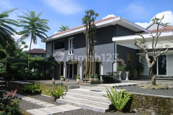 For Sale Luxury New Building House in Setiabudi Regency For Sale Luxury New Building House in Setiabudi Regency