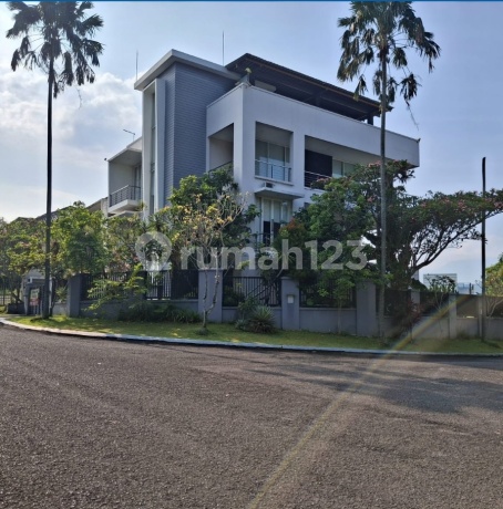 Rumah 4 Lantai Murah Strategis di Imperial Golf Estate Sentul City. Rumah 4 Lantai Murah Strategis di Imperial Golf Estate Sentul City.