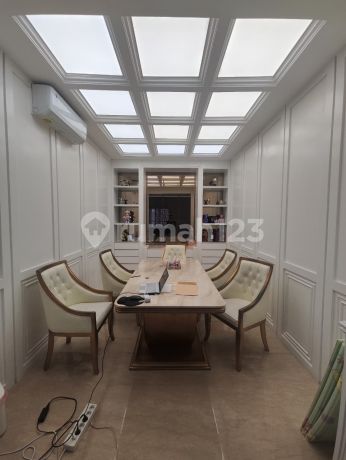 10. W The Riviera Puri, 3 Lantai, 8X18, Spesial Unit,Renov Mewah 10. W The Riviera Puri, 3 Lantai, 8X18, Spesial Unit,Renov Mewah