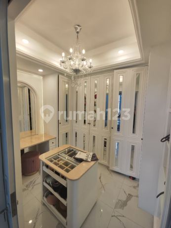 23. W The Riviera Puri, 3 Lantai, 8X18, Spesial Unit,Renov Mewah 23. W The Riviera Puri, 3 Lantai, 8X18, Spesial Unit,Renov Mewah