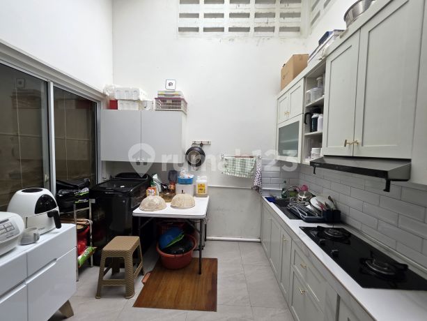 rumah the riviera puri, 8x15, siap huni, rapih, semi furnish rumah the riviera puri, 8x15, siap huni, rapih, semi furnish