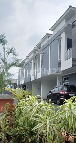 Dijual Rumahmewah Murah Bergaya Calsik Lokasi Strategis Matraman Dijual Rumahmewah Murah Bergaya Calsik Lokasi Strategis Matraman