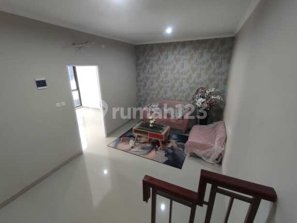 Rumah Murah Carpot 2 Lantai 600 Jt'an Stasiun Sawah Besar Jak-pus Rumah Murah Carpot 2 Lantai 600 Jt'an Stasiun Sawah Besar Jak-pus