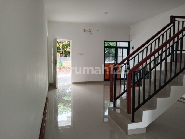 Rumah Bagus Shm Dalam Komplek 500m Kampus Yarsi Cempaka Putih Rumah Bagus Shm Dalam Komplek 500m Kampus Yarsi Cempaka Putih