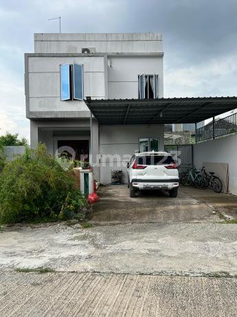 Rumah Cantiq Luas Tanah Besar Di Center View, Batam Center