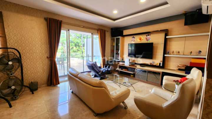 Rumah Bagus Dan Rapih, Fully Furnish, Golf Residence, Kemayoran
