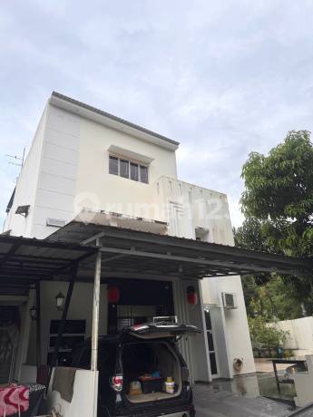 Rumah Hook 3 Lantai Kezia Residence Baloi Batam