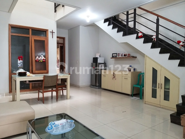 Two-Story House Near Toll Road in Istana Pasteur Regency