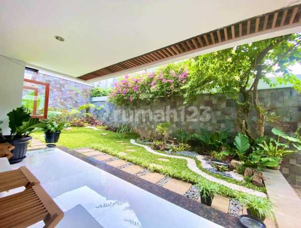 Rumah Bagus Ada Taman di Budisari Bandung 