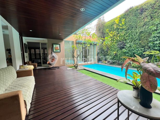 Rumah Mewah Semi Furnished di Tatar Larangtapa Rumah Mewah Semi Furnished di Tatar Larangtapa