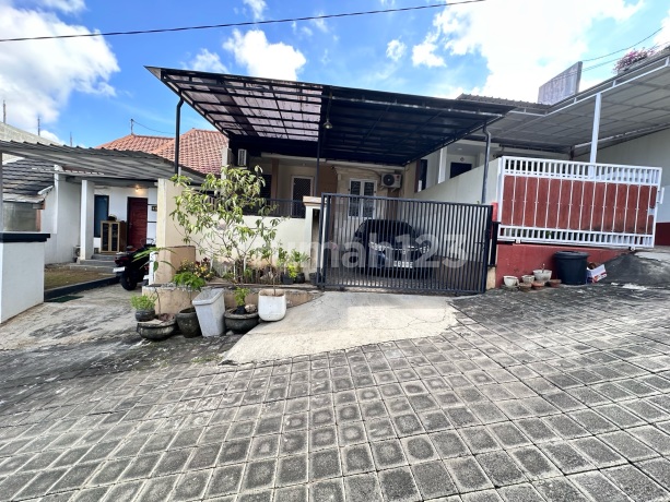 Rumah Komplek One Gate System Taman Griya Jimbaran