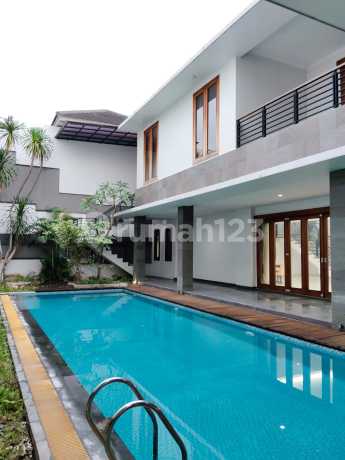 Rumah Mewah + Kolam Renang, Bale Hinggil Jl. Kaliurang Dekat Ugm Rumah Mewah + Kolam Renang, Bale Hinggil Jl. Kaliurang Dekat Ugm