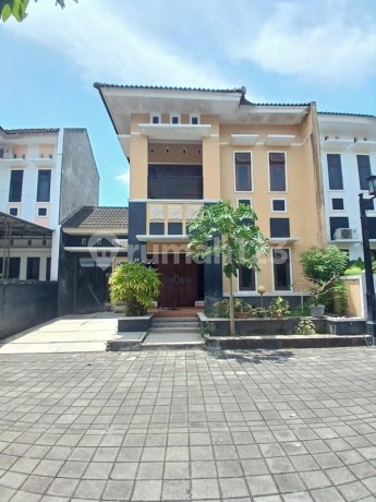 Rumah 2 Lantai di Pondok Permai Mlati Dekat Palagan, Ugm, Jcm Rumah 2 Lantai di Pondok Permai Mlati Dekat Palagan, Ugm, Jcm