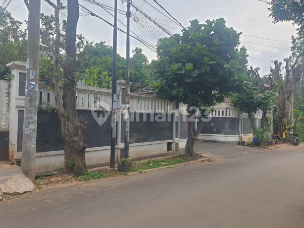 Rumah di jual 2 lantai dengan mekanisme LELANG AS IS di Perumahan saung gintung jl.pisangan raya kav.B.7 ciputat timur tangsel