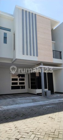 Rumah Urban Mansion Surabaya Murah Sam.ya6050 Rumah Urban Mansion Surabaya Murah Sam.ya6050