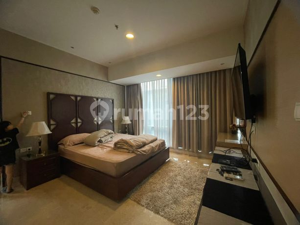 Di Sewa Apartemen Ascott, Kuningan, 2+1 Br, Furnish