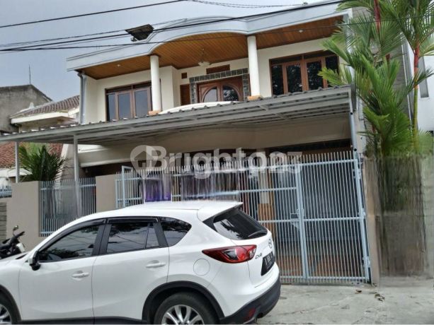 MURAH !!! RUMAH MEWAH 2 Lantai di Komplek SUMBER SARI INDAH BANDUNG – Lokasi Strategis