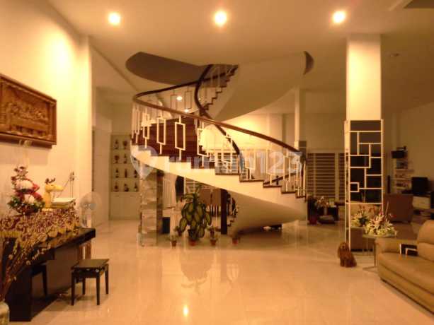 Villa di Komplek Royal Sumatera ( Golf View )