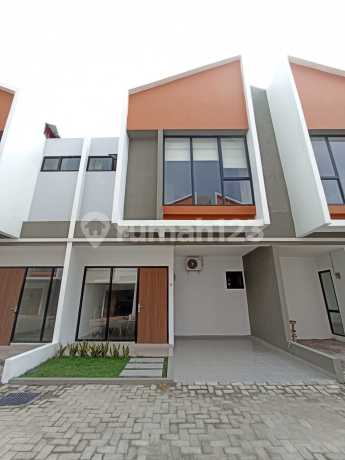 Villa di Komplek Casamigo Residence Jalan Persatuan Kapten Muslim Villa di Komplek Casamigo Residence Jalan Persatuan Kapten Muslim