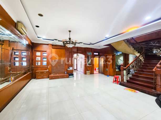 Villa di Komplek Cemara Asri