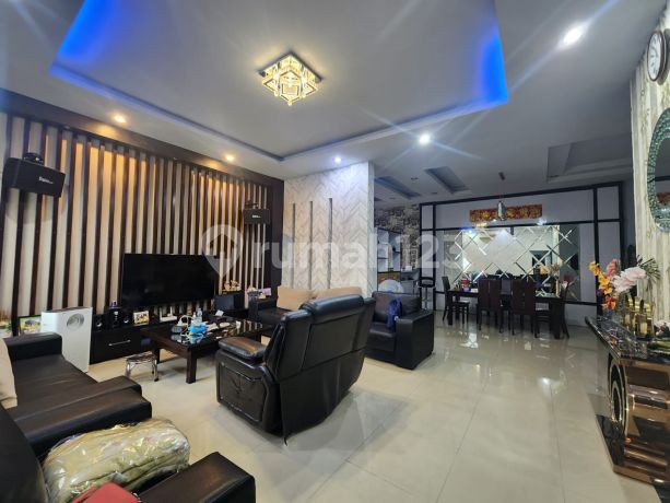 Villa Hook di Komplek Cemara Hijau