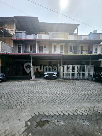 Rumah di Komplek Cendrawasih Townhouse Dekat Gatot Subroto 
