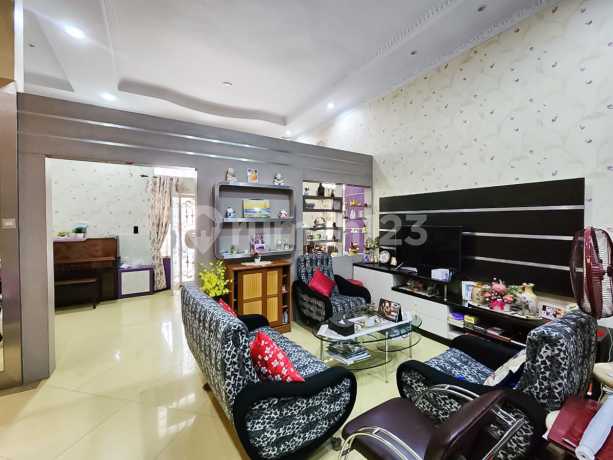 Villa di Komplek Cemara Asri Jalan Camelia 